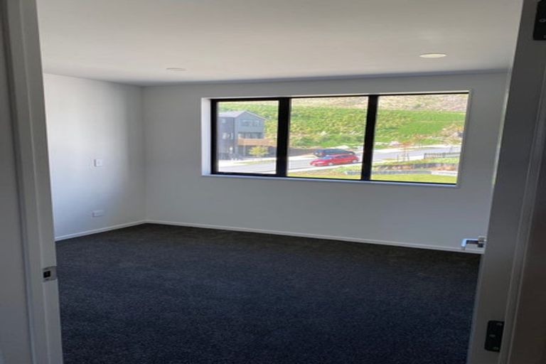 Photo of property in 12 Bee Lane, Whitby, Porirua, 5024