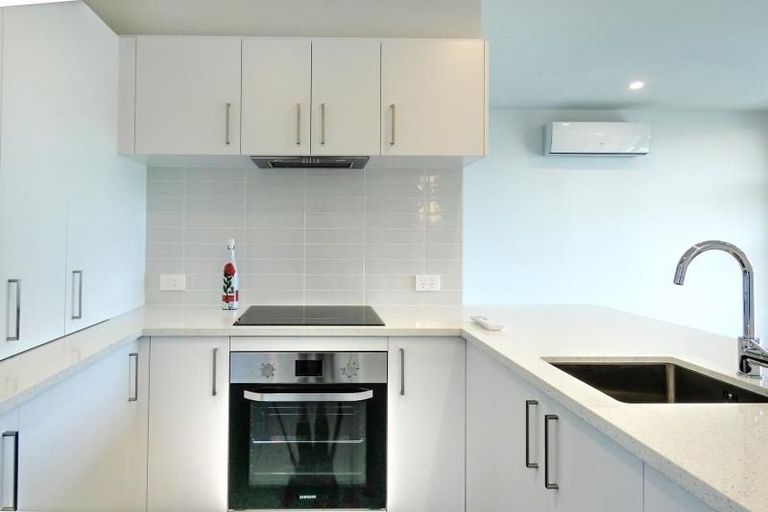 Photo of property in 6/764 Beach Road, Browns Bay, Auckland, 0630