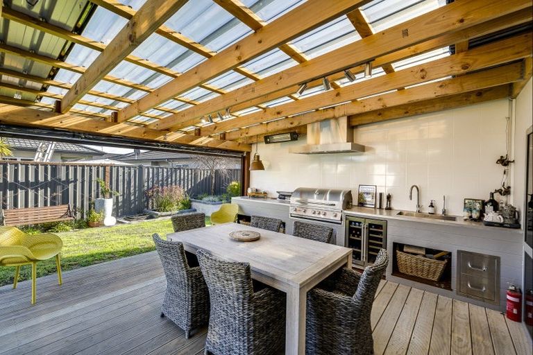 Photo of property in 2 Hurunui Drive, Te Awa, Napier, 4110