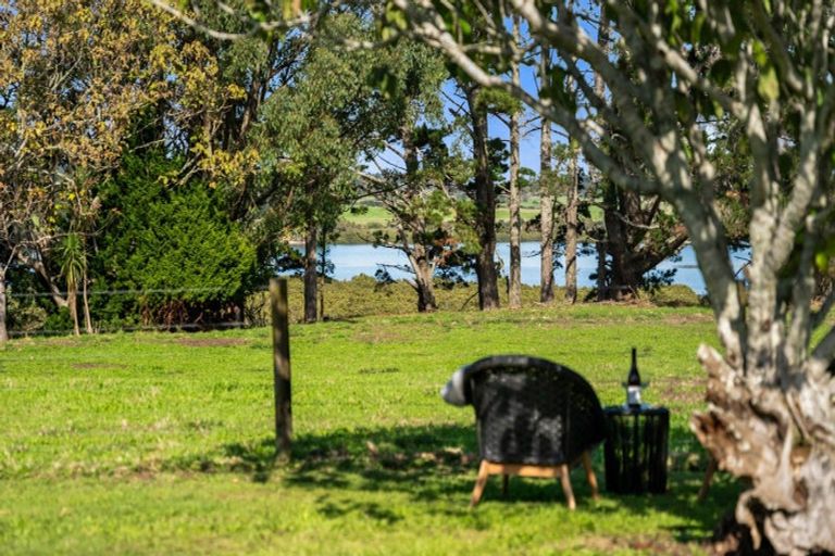 Photo of property in 5 Wi Tupaea Road, Waihau Bay, Opotiki, 3199