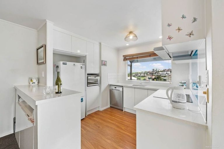 Photo of property in 57c Everglade Drive, Goodwood Heights, Auckland, 2105