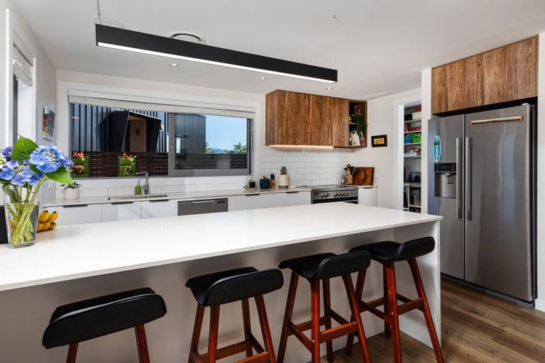 Photo of property in 15 Landsborough Lane, Wanaka, 9305