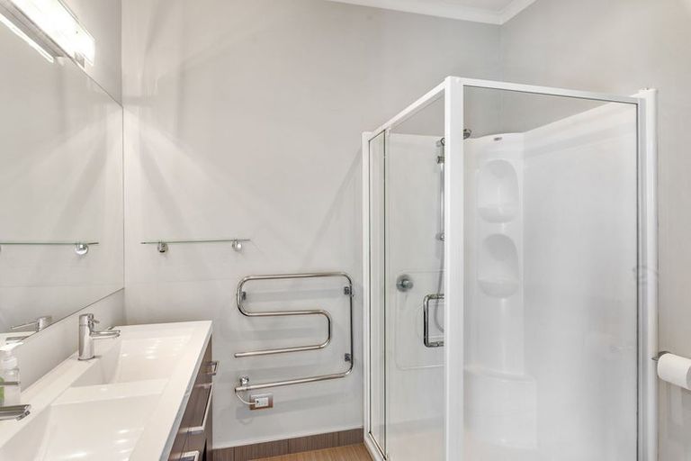 Photo of property in 6 Ocean Vista Lane, Paraparaumu, 5032