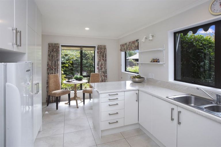 Photo of property in 3 Kelson Lane, Ilam, Christchurch, 8041