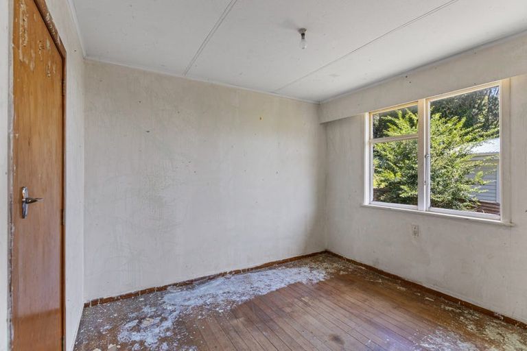 Photo of property in 28 Whakawhiti Street, Marfell, New Plymouth, 4310