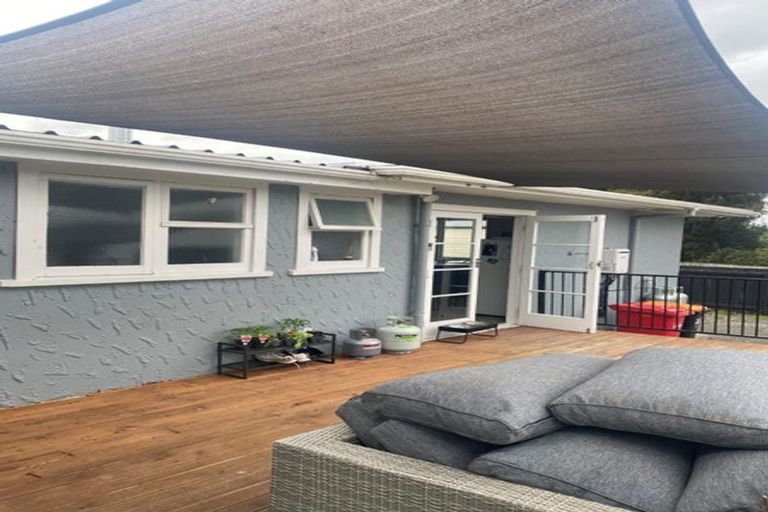 Photo of property in 14 Lewis Place, Highbury, Palmerston North, 4412