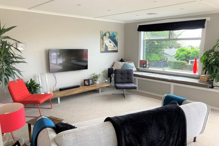 Photo of property in 7 Burns Street, Westown, New Plymouth, 4310