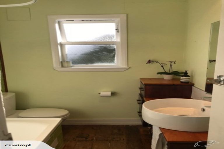 Photo of property in 28 Pitt Street, Wadestown, Wellington, 6012