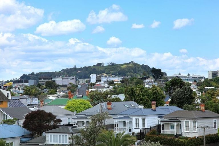Photo of property in 1d/2 Dickens Street, Grey Lynn, Auckland, 1021