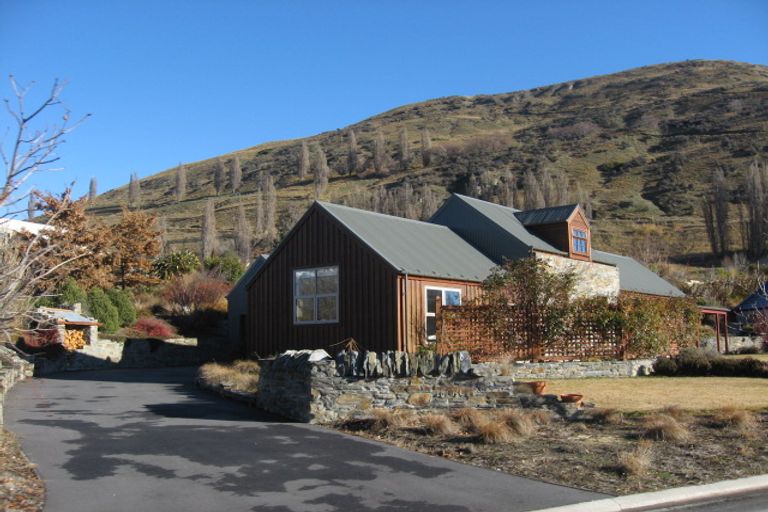 Photo of property in 1 Gretton Way, Lower Shotover, Queenstown, 9371