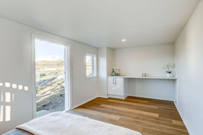 Photo of property in 33 Maher Place, Ranui, Porirua, 5024