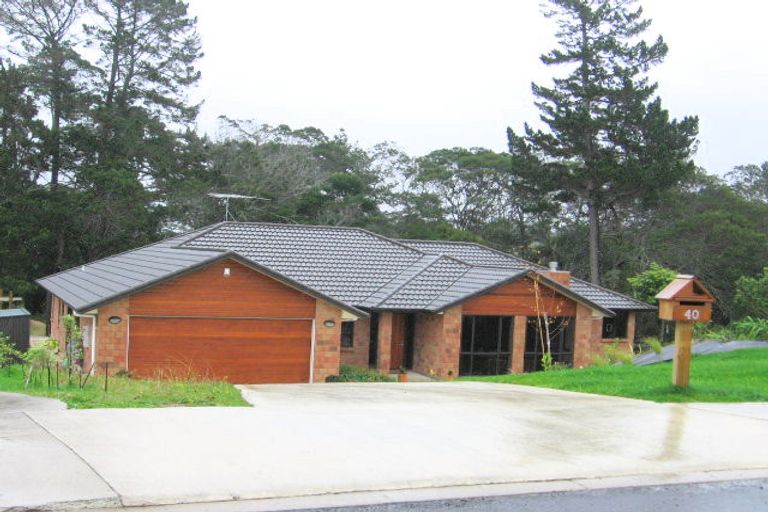 Photo of property in 40 Shelter Drive, Greenhithe, Auckland, 0632