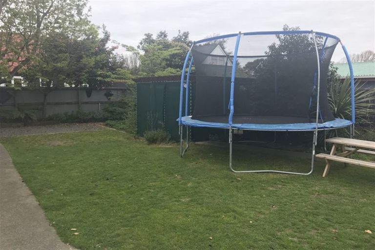 Photo of property in 10 Cotswold Avenue, Bishopdale, Christchurch, 8053