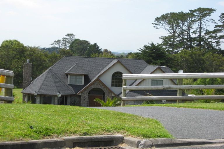 Photo of property in 22 Broadwood Rise, Kumeu, 0892