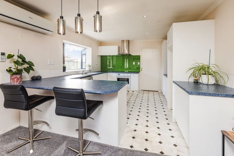 Photo of property in 5 Footwide Place, Weymouth, Auckland, 2103