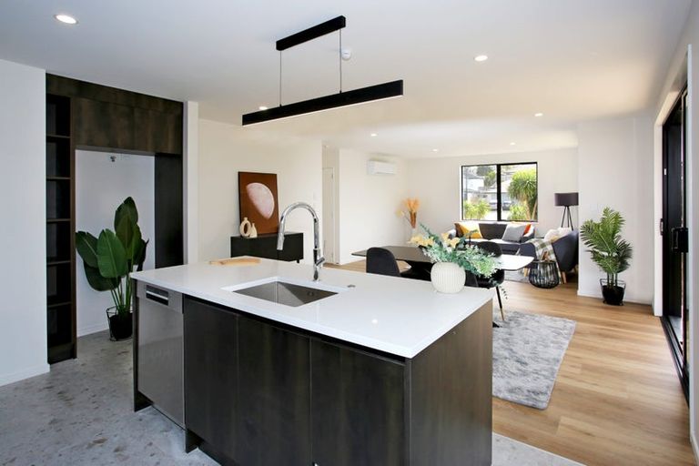 Photo of property in 75 Beatty Road, Pukekohe, 2120