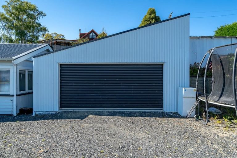 Photo of property in 21 Castle Street, Waihola, Milton, 9073