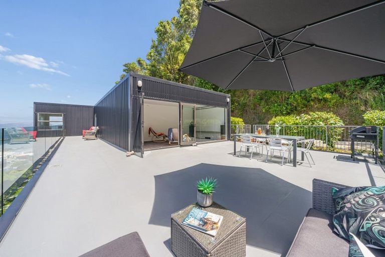 Photo of property in 18 Korokoro Road, Korokoro, Lower Hutt, 5012