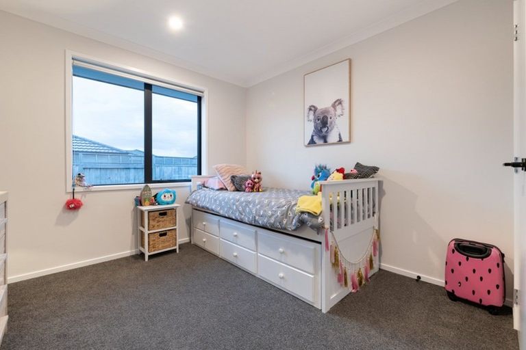 Photo of property in 15 Kotiate Street, Papamoa Beach, Papamoa, 3118