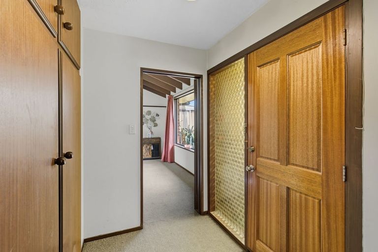 Photo of property in 12 Harkness Place, Avonhead, Christchurch, 8042