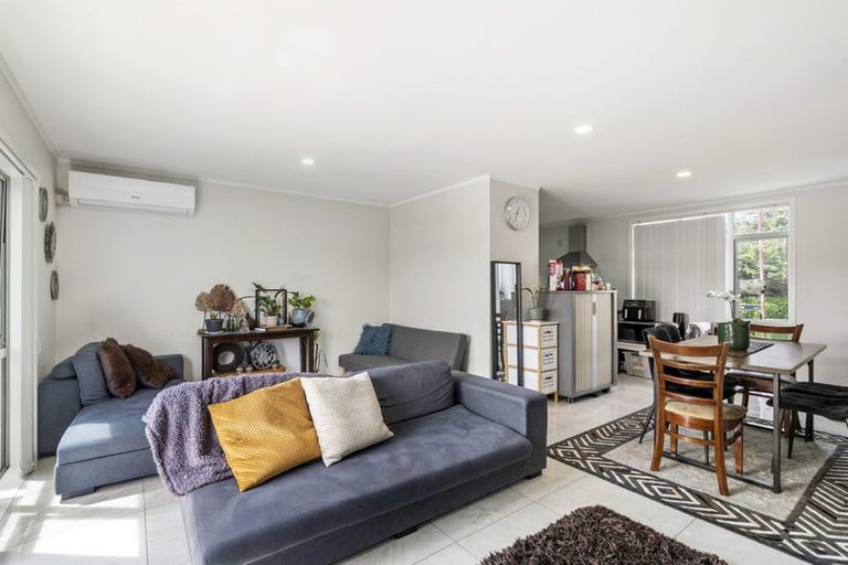 Photo of property in 7/15 Andersons Road, Oteha, Auckland, 0632