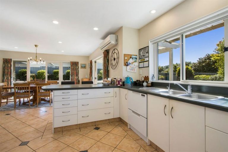 Photo of property in 10 Highfields Drive, Katikati, 3129