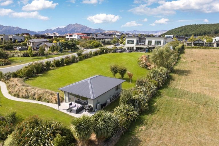 Photo of property in 28 Minaret Ridge, Wanaka, 9305