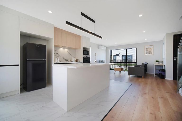 Photo of property in 890b Great South Road, Wiri, Auckland, 2104