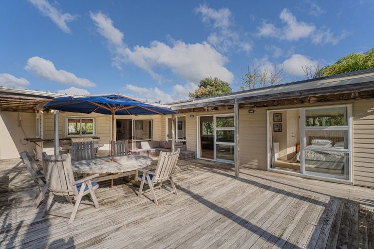 Photo of property in 30 Oyster Drive, Cooks Beach, Whitianga, 3591