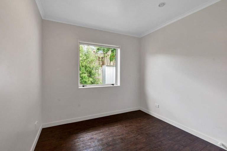 Photo of property in 24 Moulton Street, Moturoa, New Plymouth, 4310