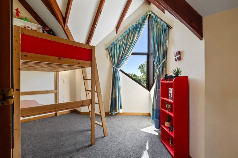 Photo of property in 17 Hind Place, Hokowhitu, Palmerston North, 4410