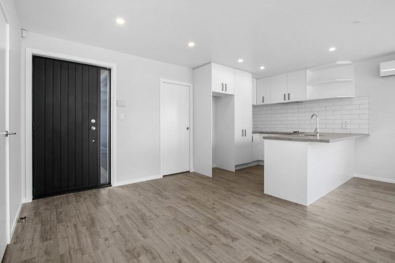 Photo of property in 2/16 Betley Crescent, Fairview Downs, Hamilton, 3214