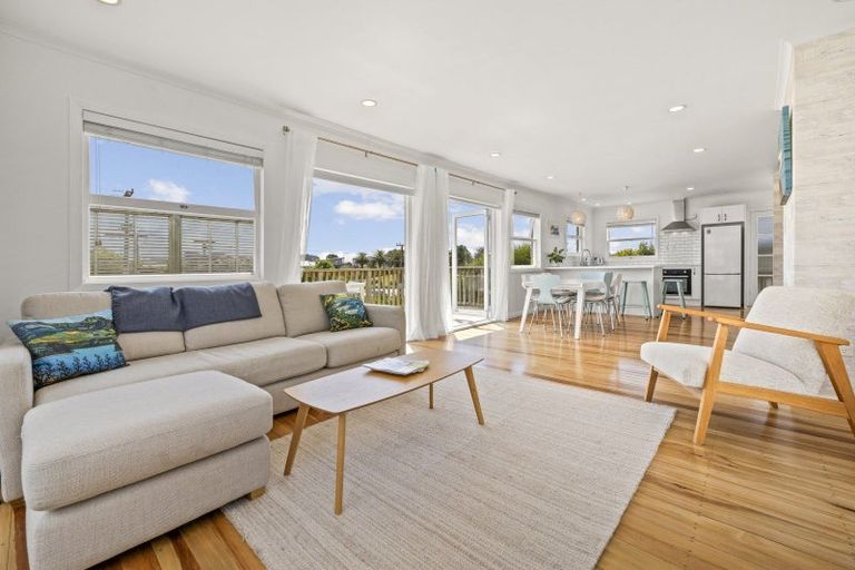 Photo of property in 10 Tahuna Avenue, Raglan, 3225