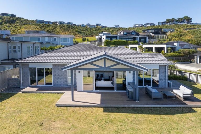 Photo of property in 25 Ken Douglas Drive, Aotea, Porirua, 5024