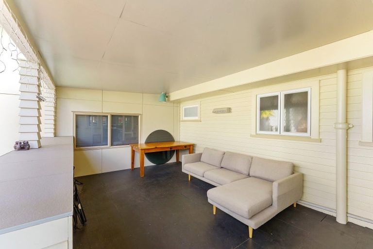 Photo of property in 6 Kohekohe Road, Waikanae, 5036