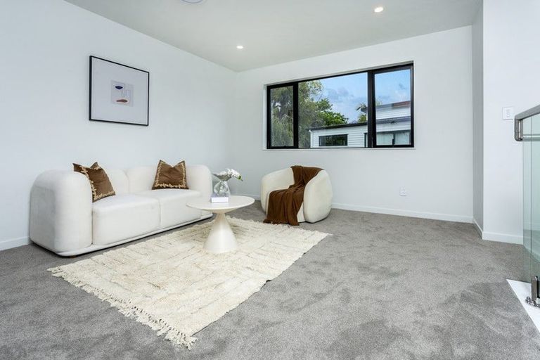 Photo of property in 23a Glenvar Road, Torbay, Auckland, 0630
