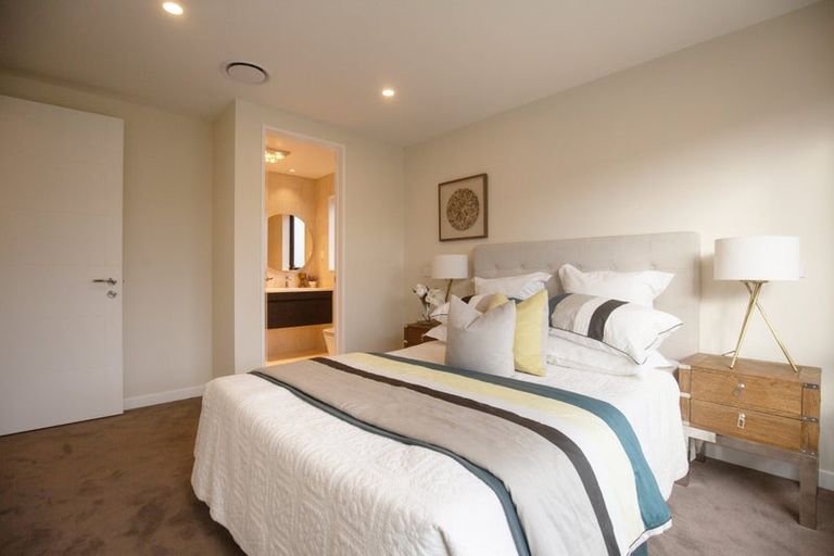 Photo of property in 13 Resnik Crescent, Kumeu, 0810