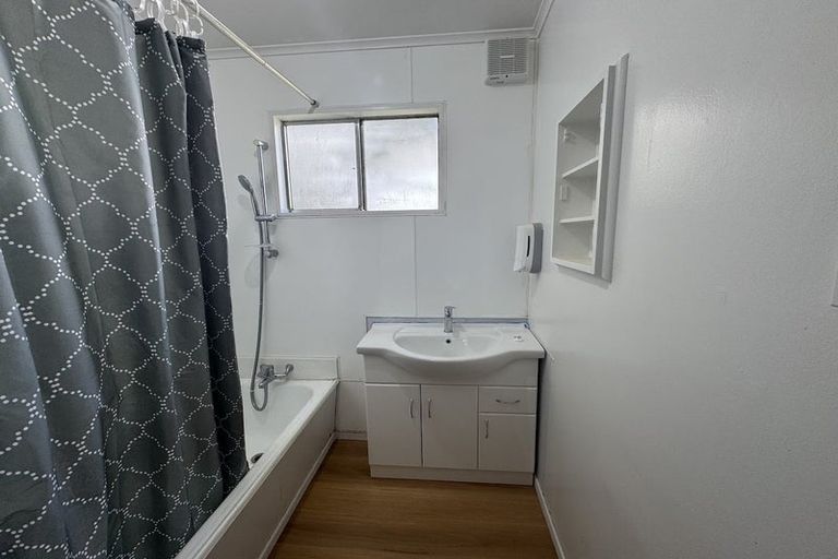 Photo of property in 8 Gahagan Way, Newlands, Wellington, 6037