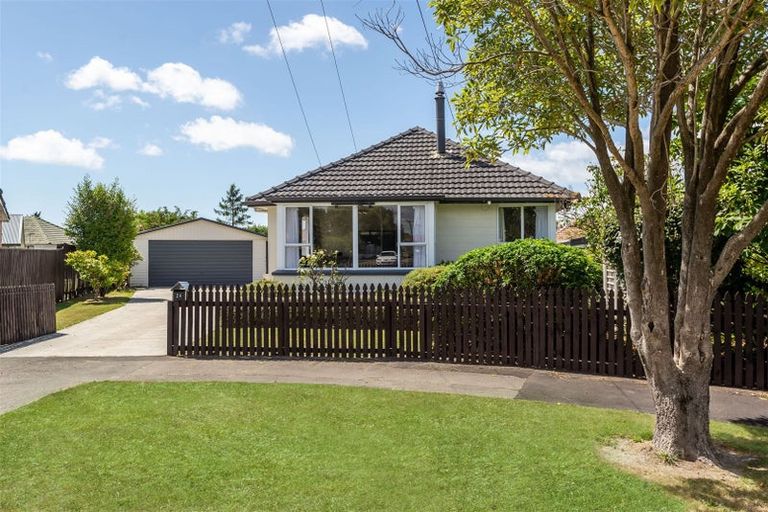 Photo of property in 24 Ealing Street, Redwood, Christchurch, 8051