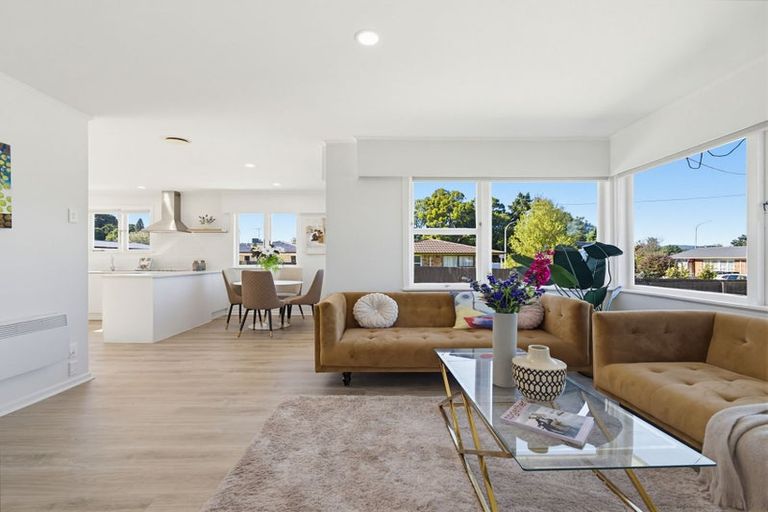 Photo of property in 1 Rosehill Drive, Rosehill, Papakura, 2113