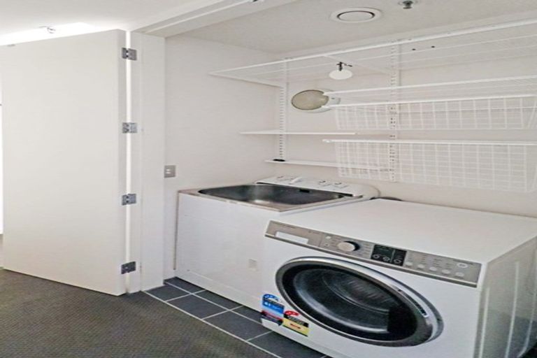 Photo of property in Montreaux Apartments, 9d/164 The Terrace, Wellington Central, Wellington, 6011