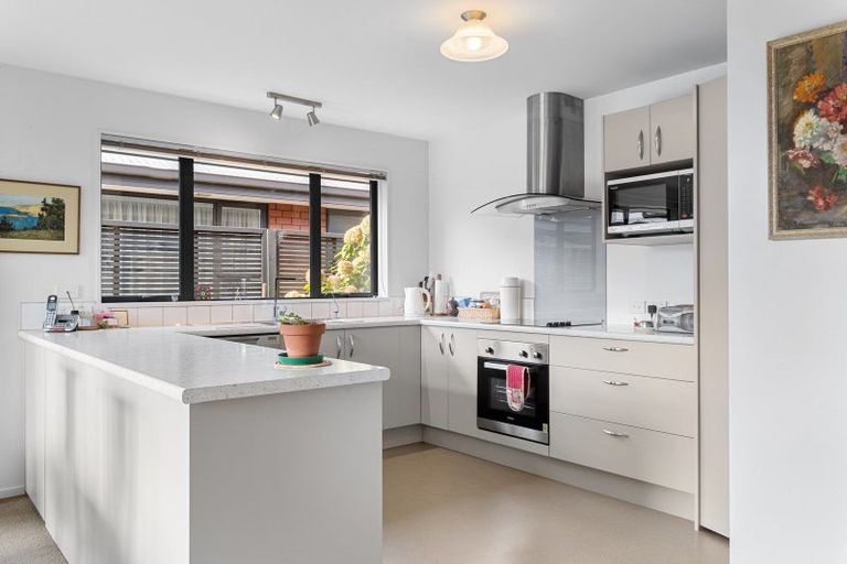 Photo of property in 2/12 Bank Street, Amberley, 7410