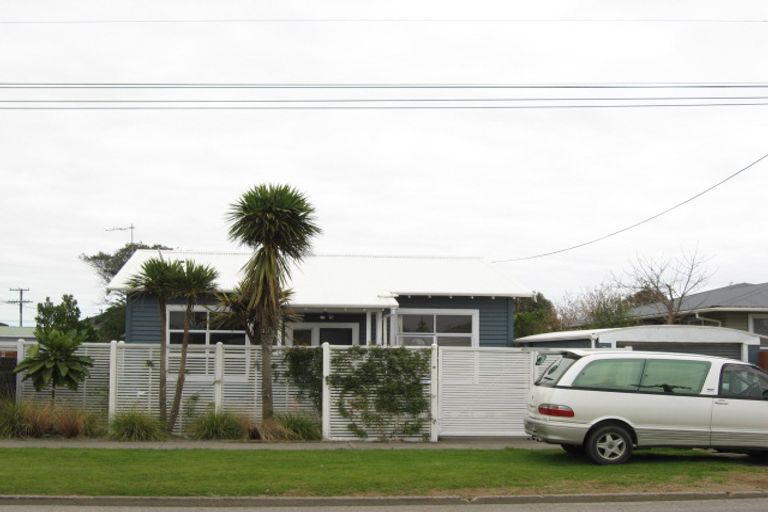 Photo of property in 20 Ropiha Street, Fitzroy, New Plymouth, 4312