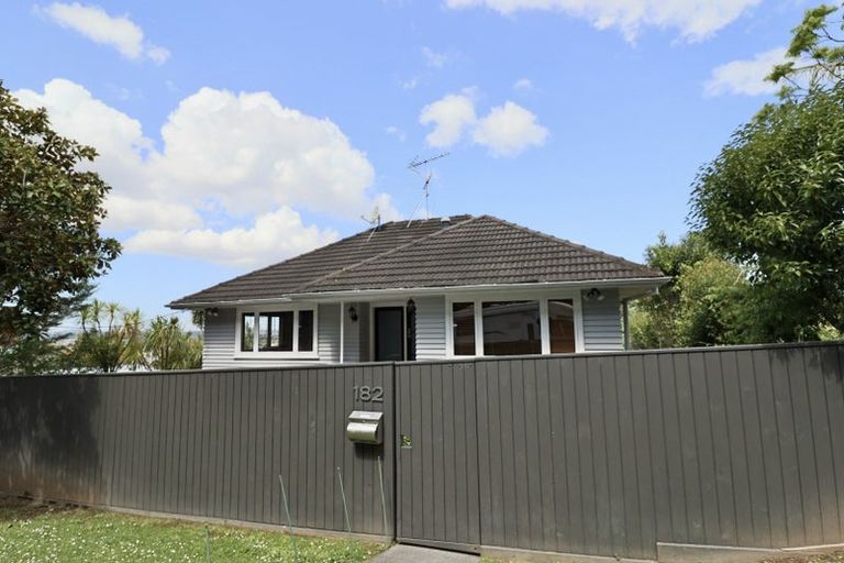 Photo of property in 182 Old Titirangi Road, Titirangi, Auckland, 0604