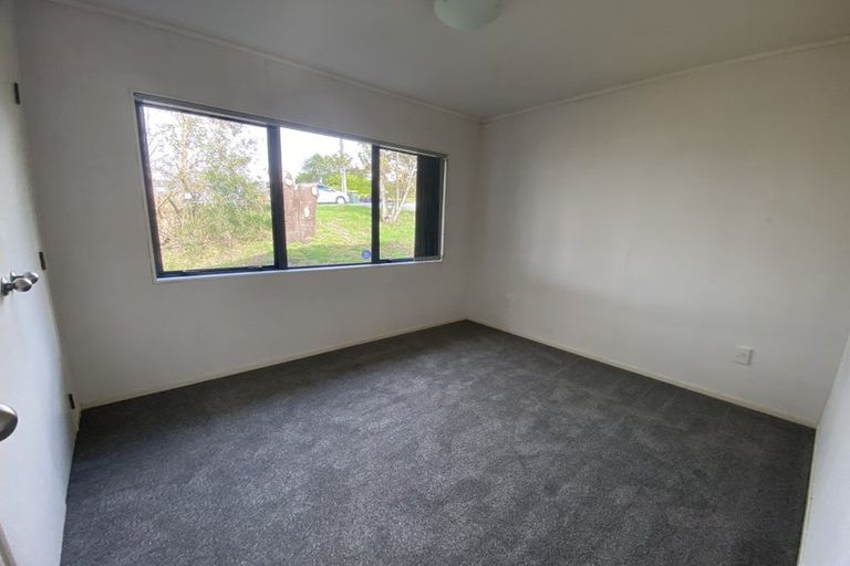 Photo of property in 9 Bridge Avenue, Te Atatu South, Auckland, 0610