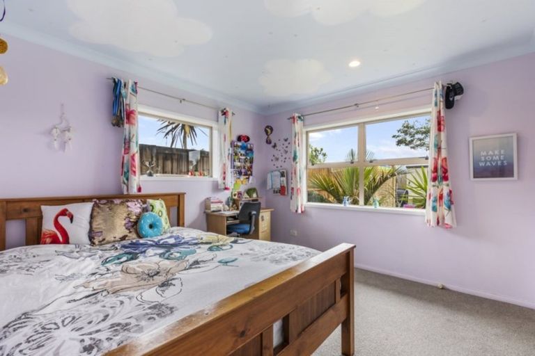 Photo of property in 36 Oreti Crescent, Papamoa Beach, Papamoa, 3118