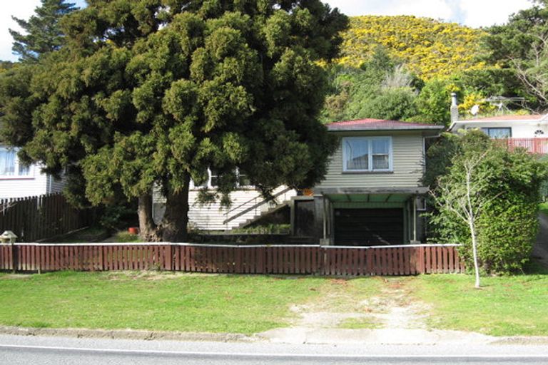 Photo of property in 63 Coast Road, Wainuiomata, Lower Hutt, 5014