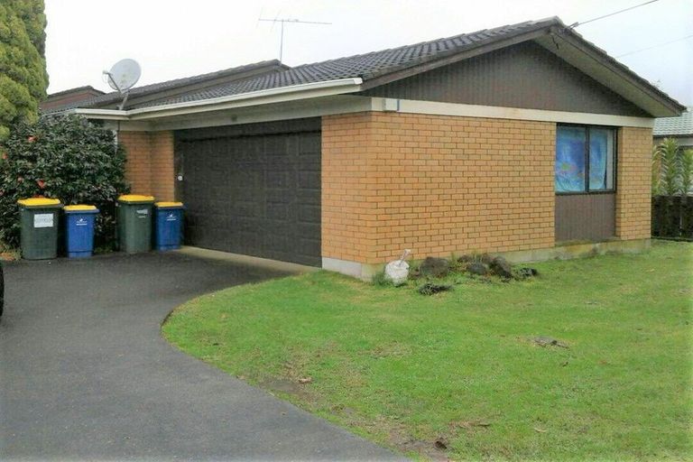 Photo of property in 9 Rathgar Road, Henderson, Auckland, 0610