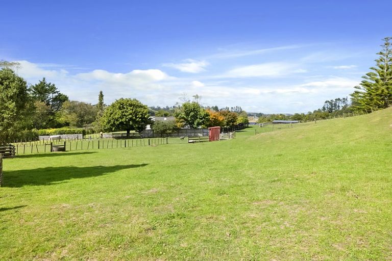 Photo of property in 768 Mountain Road, Lepperton, Inglewood, 4389