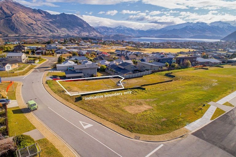 Photo of property in 9 Mcleod Avenue, Wanaka, 9305